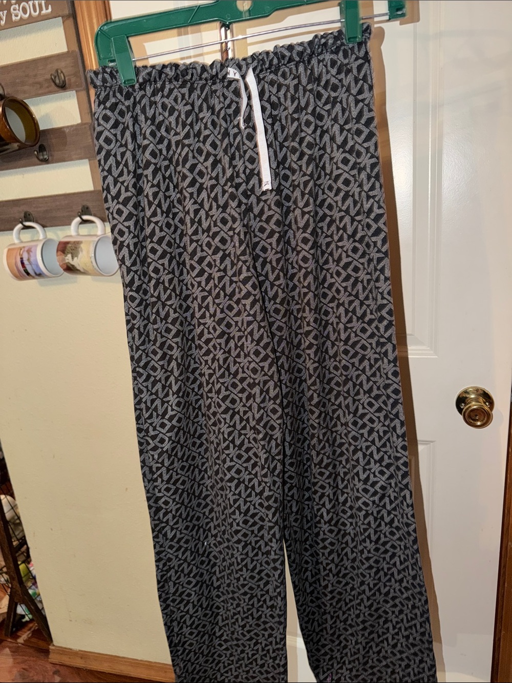 Dkny Black & Gray Logo-Print Lounge Pants